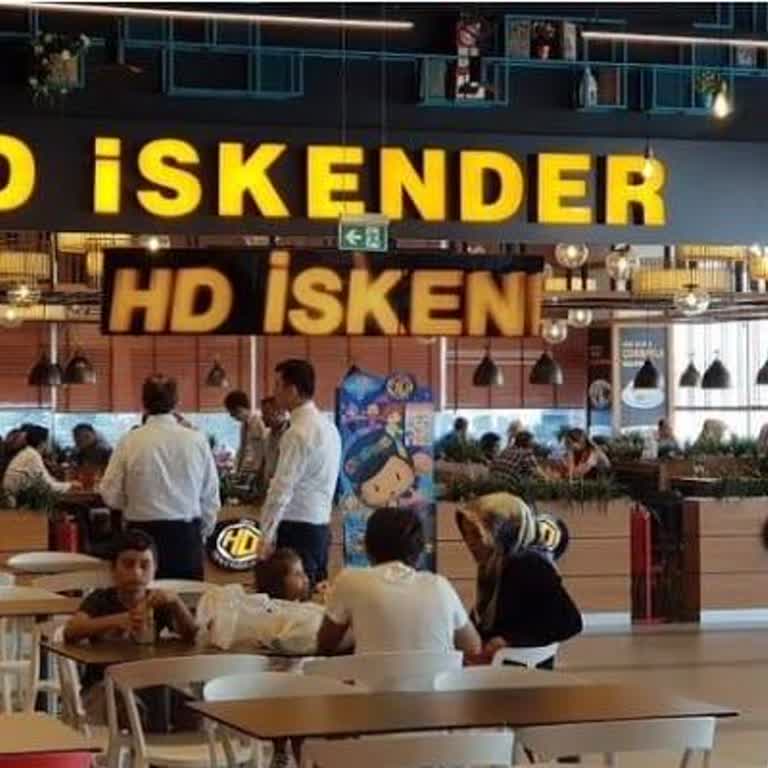 HD İskender'de Aileye Uygun Masa Verilmemesi Ve Saygısız Davranış
