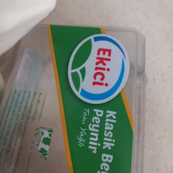 Kapalı Paket Ekici Peynirde Tanımlanamayan Siyah Madde Şoku