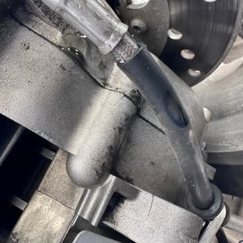 Tekrarlayan Yağ Kaçağı Nedeniyle Güvenlik Riski Ve Vespa GTS 300'ün Değişim Talebi