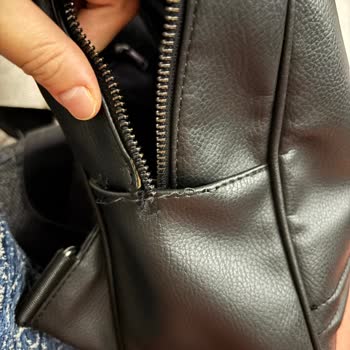 Bir Yıl Dolmadan Çantamda Dikiş Söküldü Ve İp Çıktı