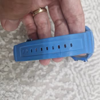 Adidas Saatlerin Kordonları Çabuk Çatlıyor ve Kullanılamaz Hale Geliyor