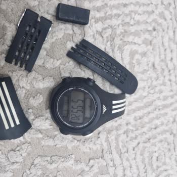 Saat & Saat Adidas Saatlerin Kordonları Kısa Sürede Çatladı, Kalitesiz Ürün