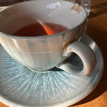 Kırık Fincan Ve Bayat Ürünler Nedeniyle Hayal Kırıklığı