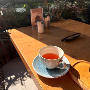 Kırık Fincan Ve Bayat Ürünler Nedeniyle Hayal Kırıklığı