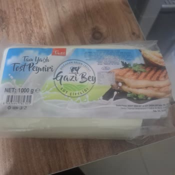 Tost Peynirinden Kıl Çıkması Nedeniyle Yaşanan Hijyen Sorunu