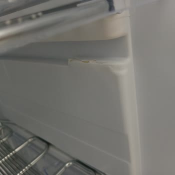 Garanti Kapsamında Olmayan Raf Çatlağına Servis İlgisizliği