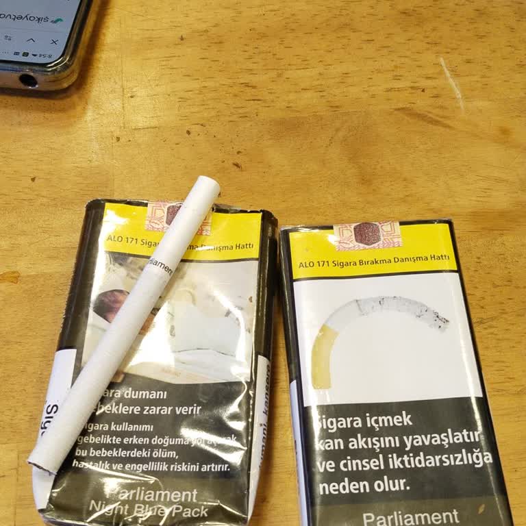 Parliament Night Blue Pakette Kalite Sorunu Ve İçerik Değişikliği