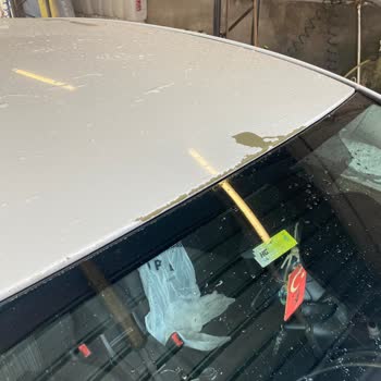Serviste Hava Yastığı Değişimi Sonrası Araç Tavanında Boya Hasarı Ve İlgisizlik