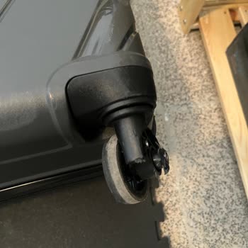 Fabrika Valiz İlk Kullanımda Kırıldı, Destek Alamadım!