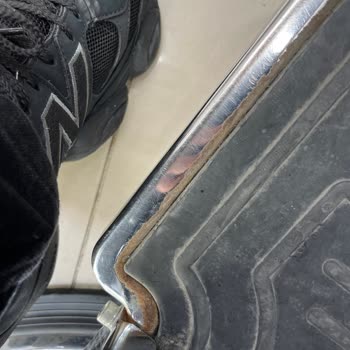 Berber Koltuklarının Derileri Ve Krom Kaplamaları Hızla Deforme Oldu