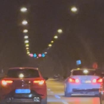 Tünelde Egzoz Patlatan Araç Nedeniyle Ailemiz Rahatsız Edildi