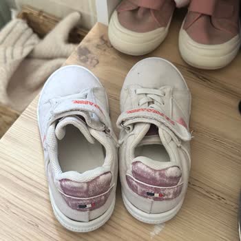 FLO'dan Aldığım Ayakkabı İlk Yıkamada Renk Attı, İade Reddedildi