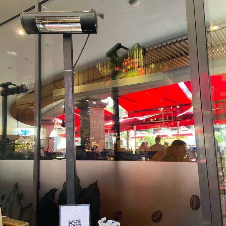 Menüdekiyle Alakasız Tabak Ve Bayat İçecek Hayal Kırıklığı