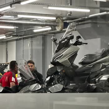 Wish Garantieanfrage Lenkerabweichung bei Honda Forza 250 (Koffermodell) prüfen