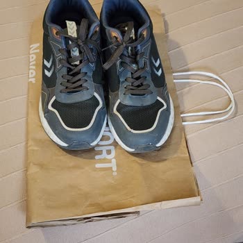 Hummel Mağazası Garanti Süresini Yok Sayıp Ayakkabı Değişimini Reddetti