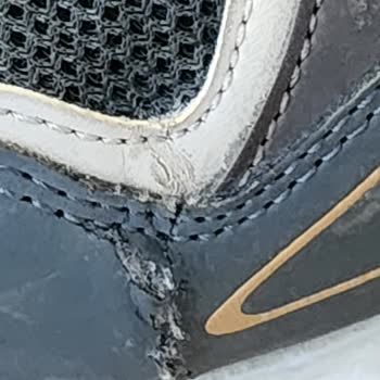 Hummel Mağazası Garanti Süresini Yok Sayıp Ayakkabı Değişimini Reddetti