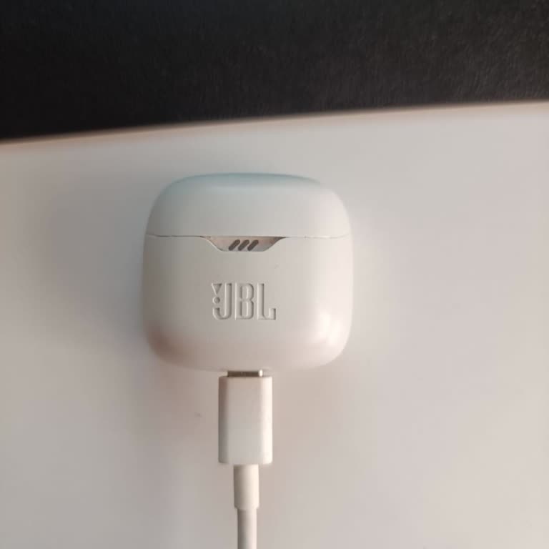 JBL Kulaklık Şarj Ve Kapanma Sorunu Yaşıyorum