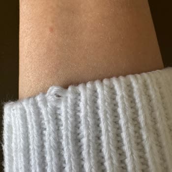 Ünlü Markadan Aldığım Hırka İkinci Kullanımda Söküldü