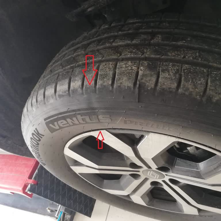 Renault Duster Sıfır Araçta Lastik Üretim Hatası Ve İlgisiz Servis