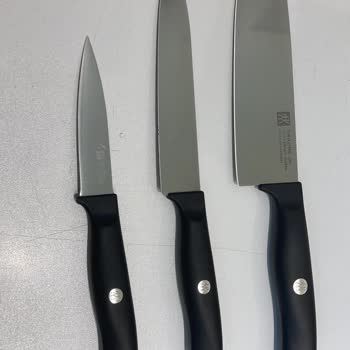 Zwilling Messer-Set zeigt Schäden an den Klingenspitzen