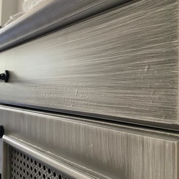 Topçam Mobilya Aksesuar Mobilya Sanki Sulu Boya İle Boyanmış Boyaları Dökülüyor