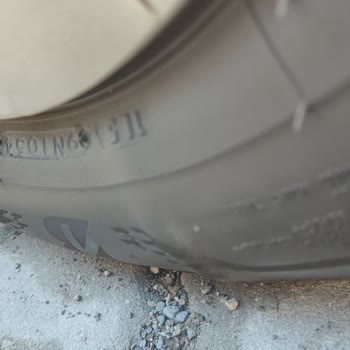 Sıfır Alınan Araçta Balon Yapan Lastik Şoku!