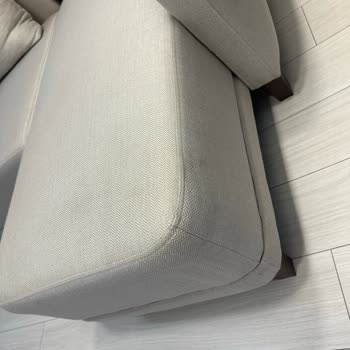 Temiz Verilen Koltuk Kirli Şekilde Teslim Edildi