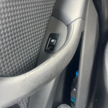 BMW X1 Kapı Kollarında Erime Ve Yapışkanlık Sorunu Yaşadım