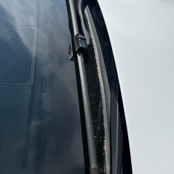 BMW F10 Ön Cam Fitili Kronik Sorunu Ve Değişim Talebi