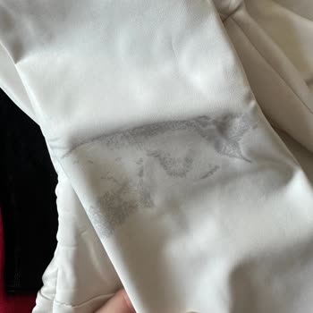 Keikei Yeni Alınan Elbisede Beklenmedik Siyah Lekeler Oluştu