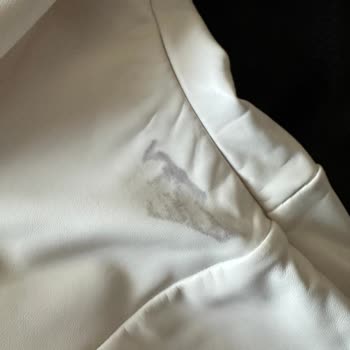 Keikei Yeni Alınan Elbisede Beklenmedik Siyah Lekeler Oluştu