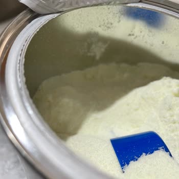 HiPP Organik Combiotic 2 Leche Infantil, pelo encontrado en lata