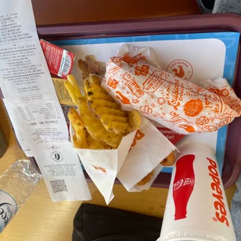 Popeyes Çalışanlarının Sos Değişimi Konusundaki Tutumundan Şikayetçiyim