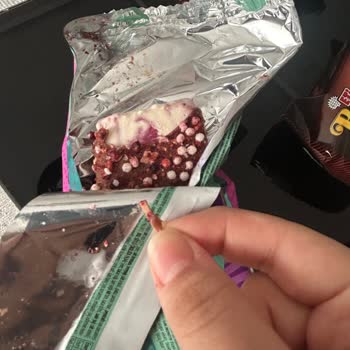 Golf Bravo Cryz Dondurmadan Yarım Ve Plastik Parçalı Ürün Şikayeti