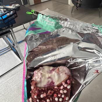 Golf Bravo Cryz Dondurmadan Yarım Ve Plastik Parçalı Ürün Şikayeti