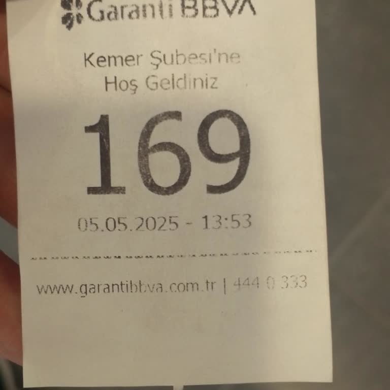 Garanti Bankası'nda Uzun Süreli Bekleme Ve Yavaş Hizmet