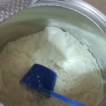 Leche infantil Hipp 2 con contenido incompleto comprada en Migros