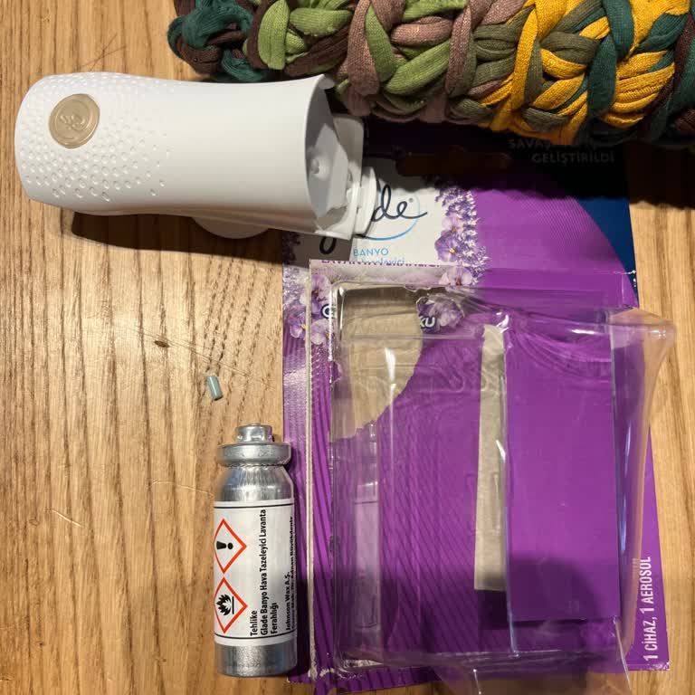 Glade Banyo Hava Tazeleyicisi İlk Kullanımda Kırıldı, Param Boşa Gitti