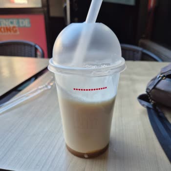 Burger King'de Kaba Personel Ve Kalitesiz Milkshake Deneyimi