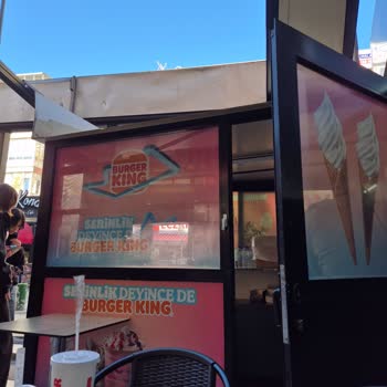 Burger King'de Kaba Personel Ve Kalitesiz Milkshake Deneyimi