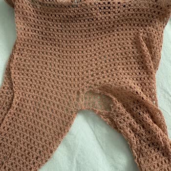 Calzedonia'nın Dayanıklı Diye Satılan Çorapları İlk Giyimde Yırtıldı, İade Ve Değişim Yapılmıyor!