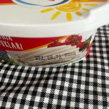 Ekici Peynirde Küf Şoku: Son Kullanma Tarihi Geçmemişti!