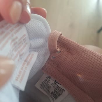 Aldığım Ayakkabı Farklı Numara Çıktı, Mağaza Telefonlara Cevap Vermiyor