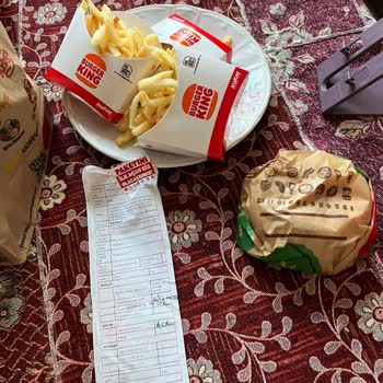 Eksik Hamburger Ve İletişim Sorunuyla Mağduriyet Yaşadık