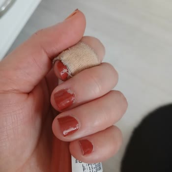 Flormar Ojesi Tırnaklarımda Kalıcı Leke Bıraktı, Müşteri Hizmeti Yanıt Vermiyor