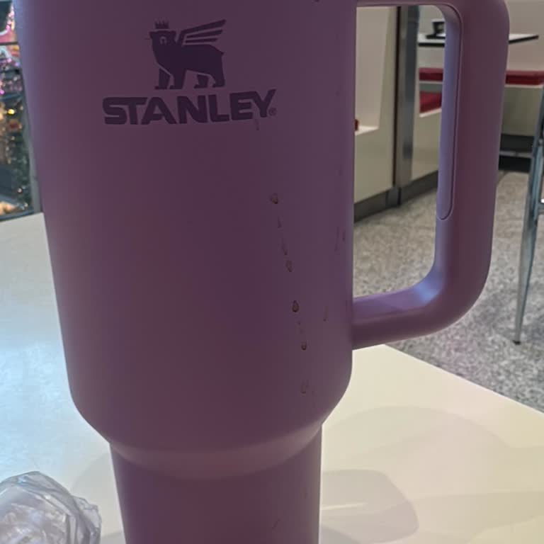 Satın Aldığım Stanley Termos Hem Arızalı Hem De Mağaza Personeli İlgisiz Ve Saygısız