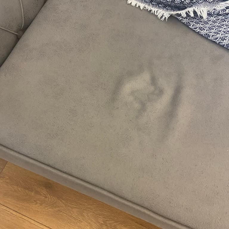 Koltuklarda Erken Çökme Ve Renk Değişimi Üzerine Çözüm Yerine Ek Ücret Talebi