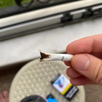 Marlboro Touch Gray Paketlerinden Çıkan Odun Parçaları Şikayeti