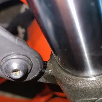 Garanti Dışı Bırakılan Amortisör Arızası Ve Tekrar Eden Yağ Kaçağına Çözüm Yok!