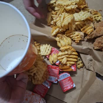 Eksik Ve Soğuk Sipariş, Sorumsuz Çalışanlar: Popeyes Forum AVM'de Sürekli Mağduriyet